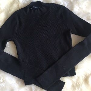 Brandy Melville Long sleeved Crop Top